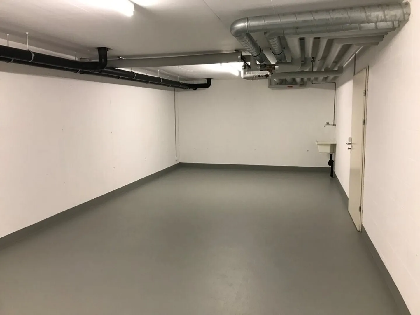 Espace de rangement spacieux pour le bricolage - Photo 2 sur 3