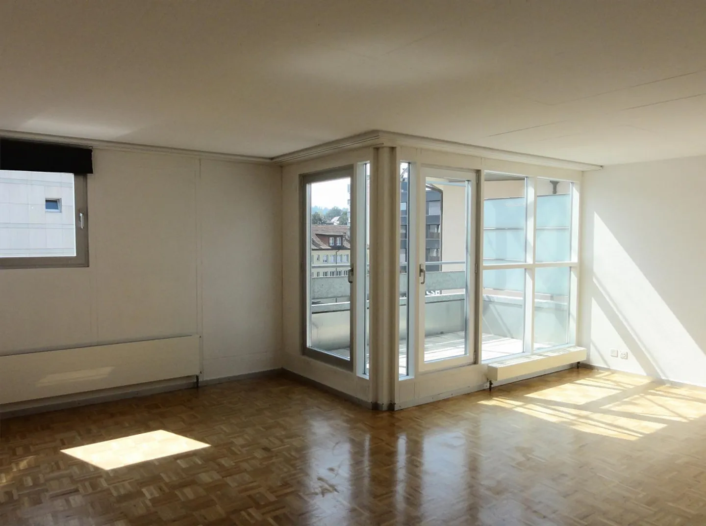 Cozy living at Eigerplatz temporarily? - Photo 2 of 8