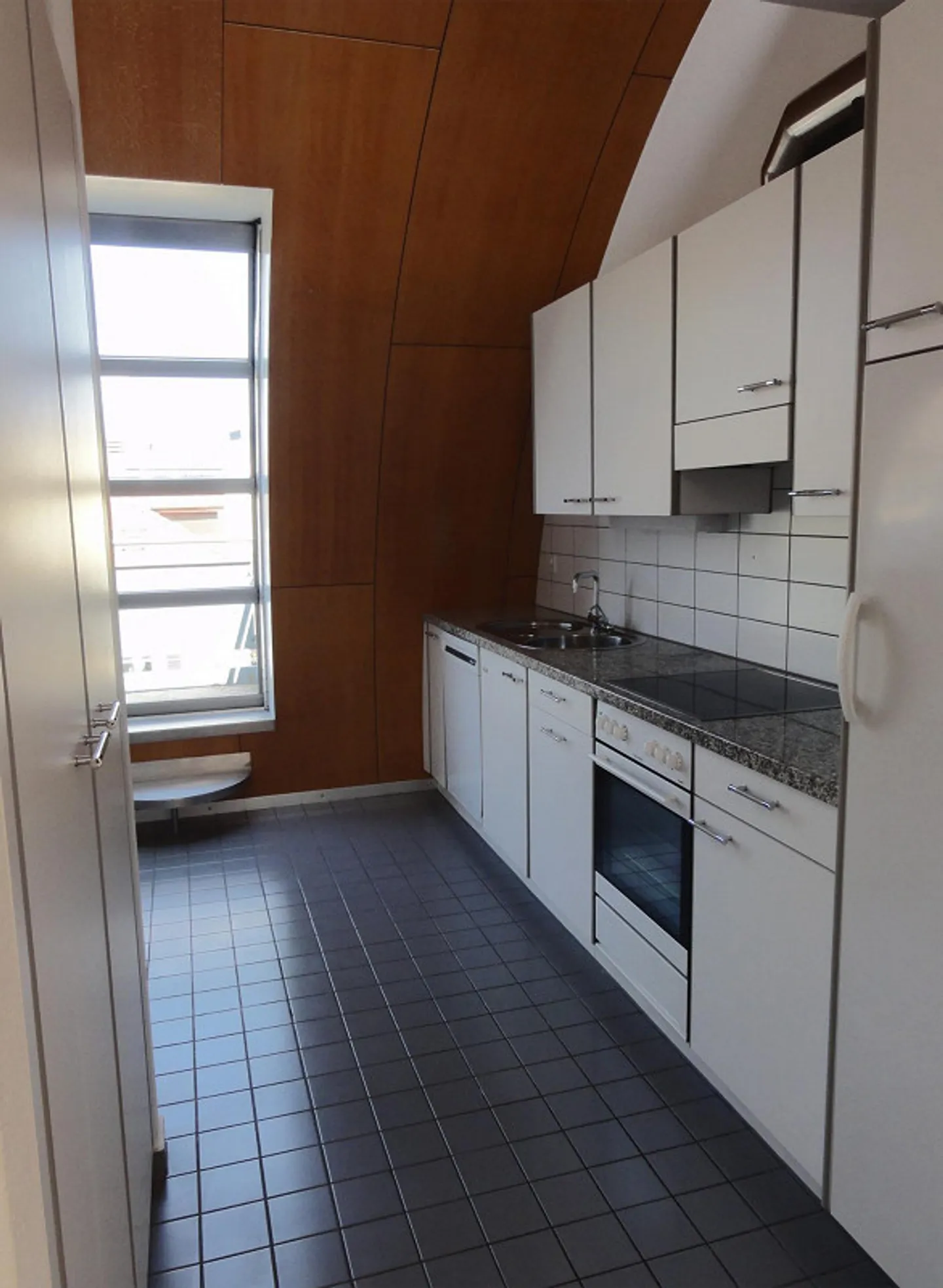 Cozy living at Eigerplatz temporarily? - Photo 3 of 8