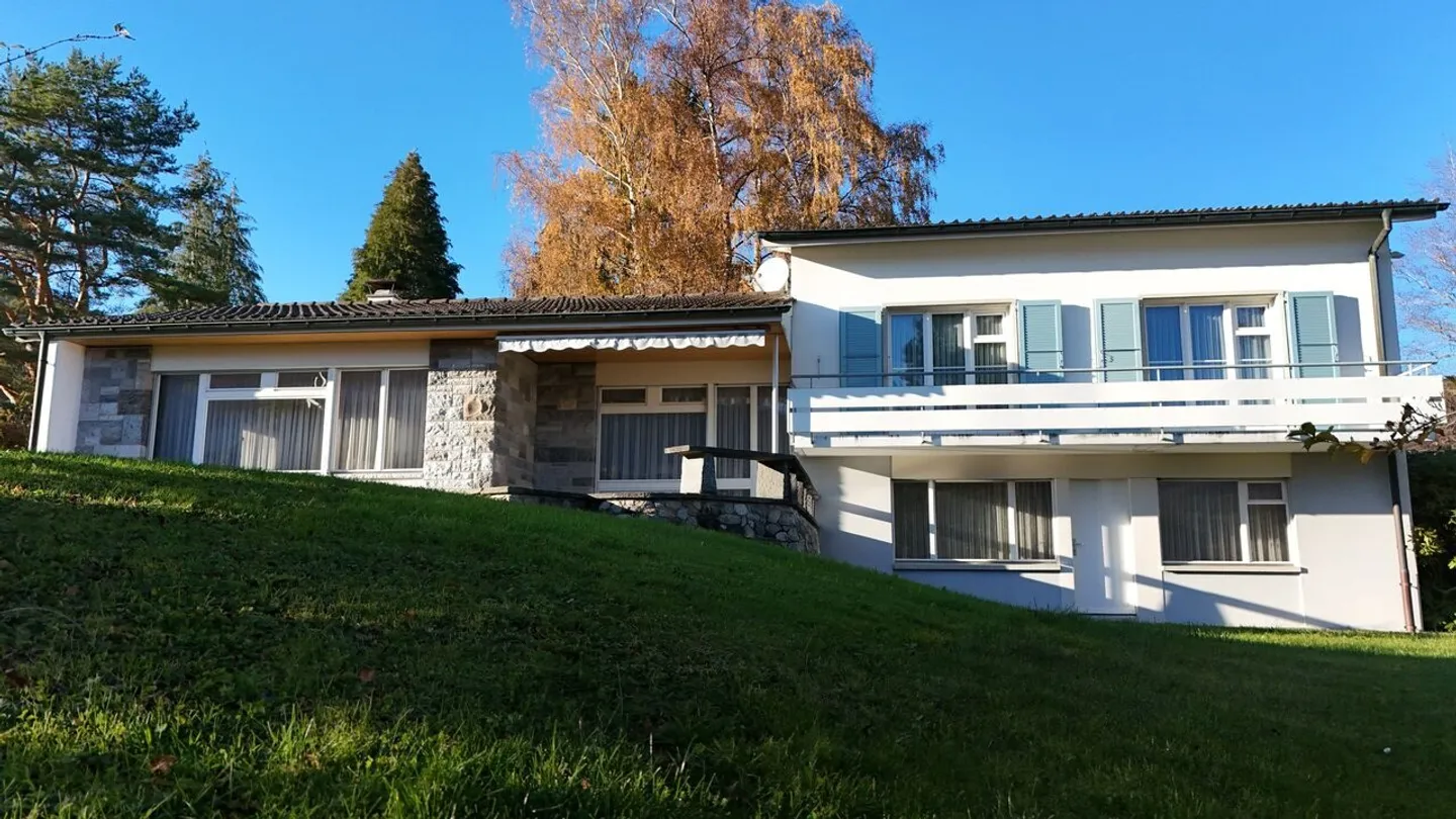 Villa 8,5 Zimmer - Foto 2 von 13