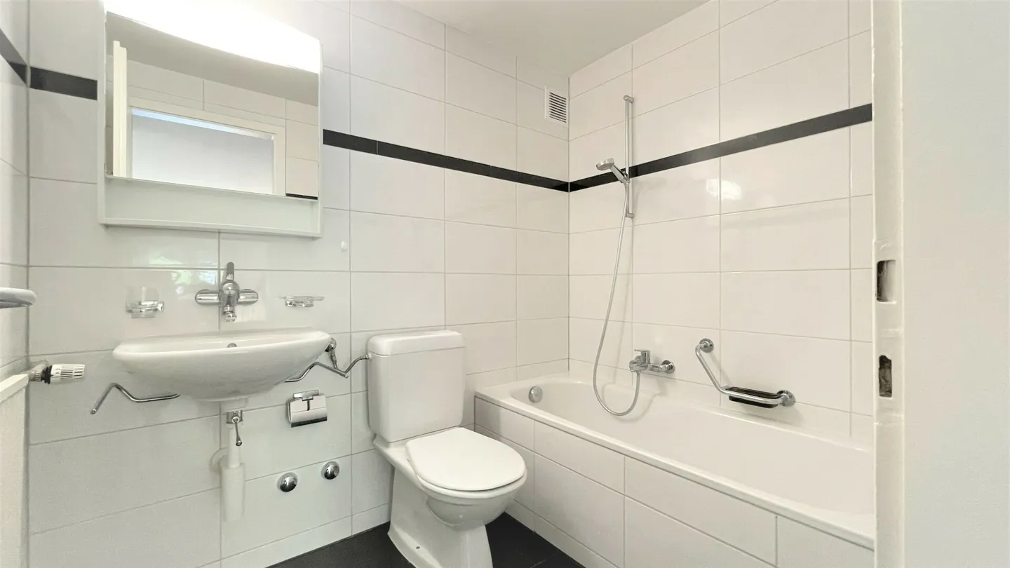 Super Appartement 3.0 moderne zur Miete - Foto 3 von 10