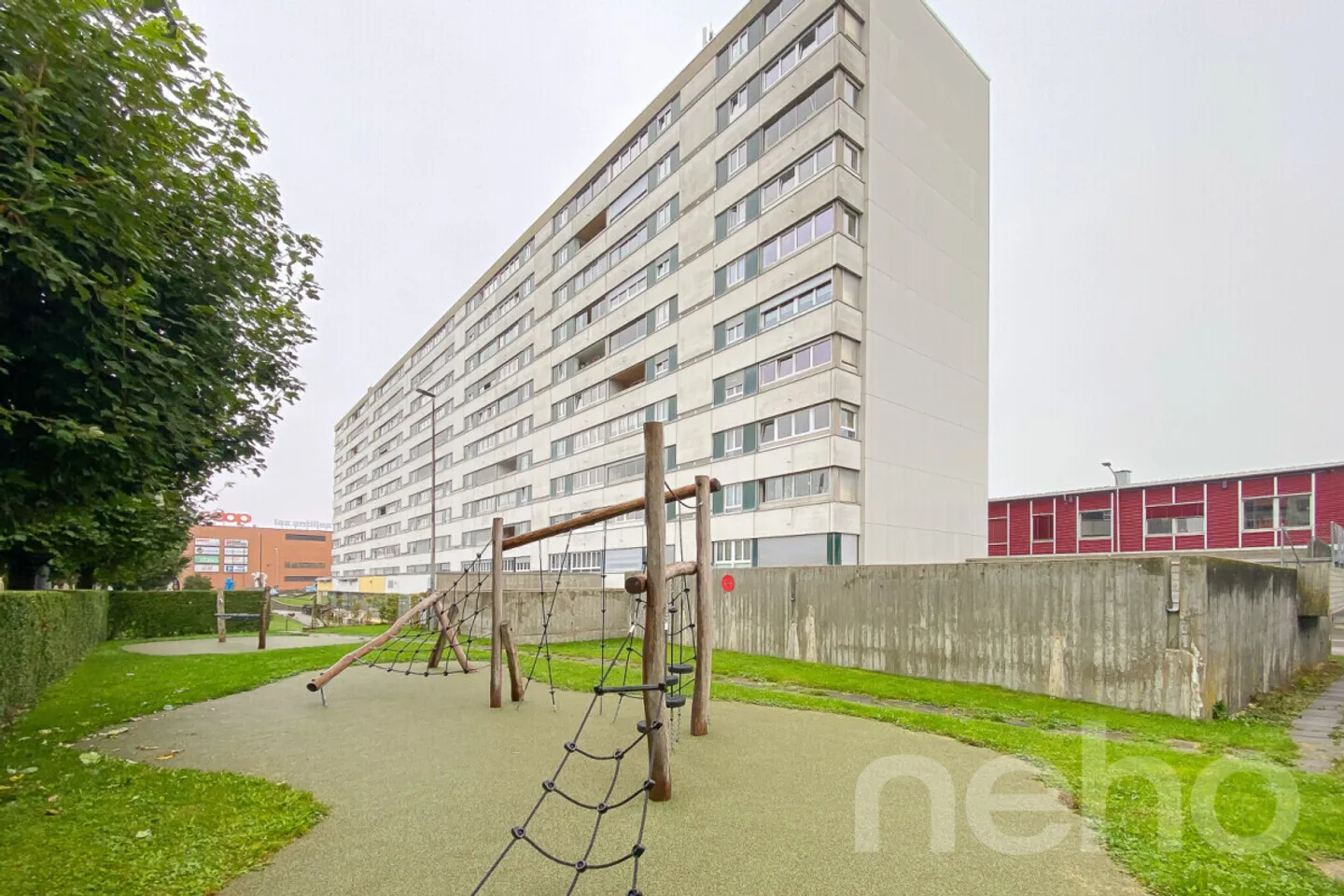 Helles Apartment mit freiem Blick und idealer Lage - Foto 1 von 12