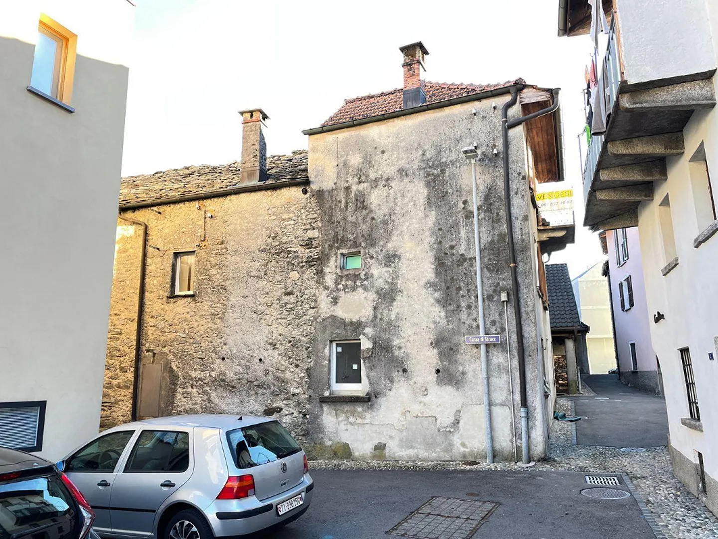 Résidence secondaire possible — Deux maisons rustiques contiguës à Gorduno - Photo 3 sur 18