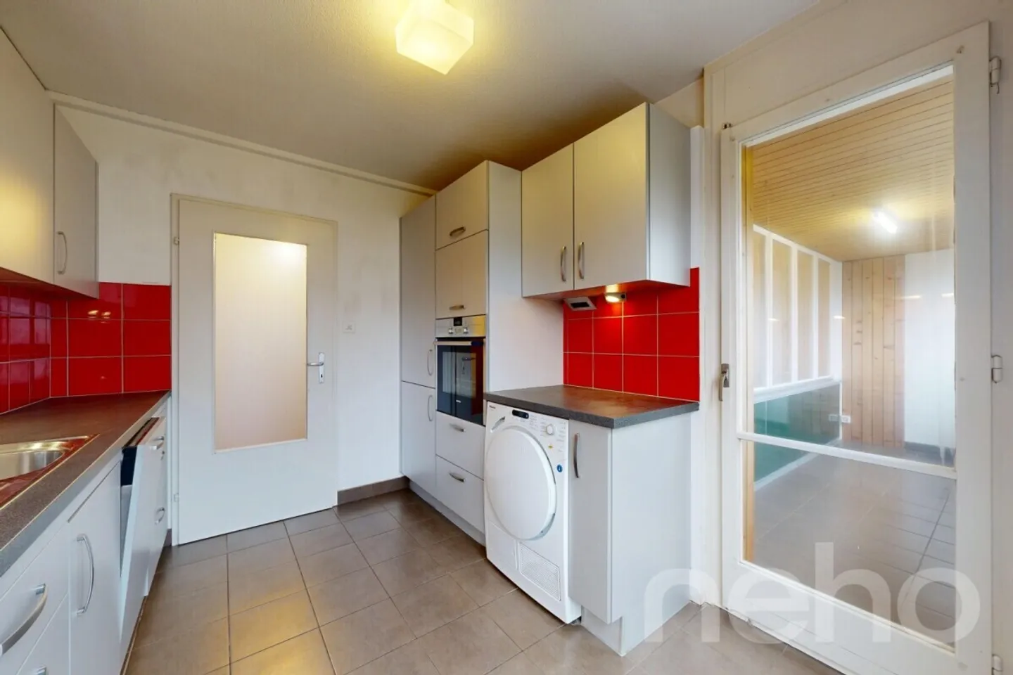 Helles Apartment mit freiem Blick und idealer Lage - Foto 9 von 12