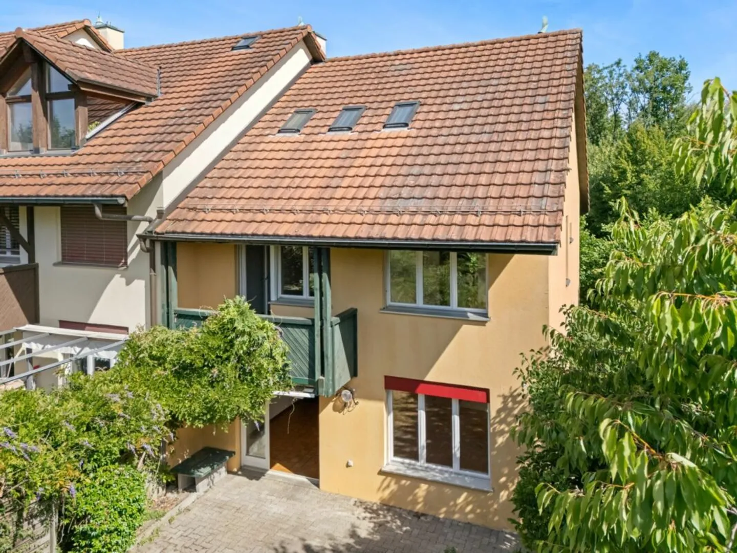 Casa a schiera affascinante con giardino - Foto 2 di 15