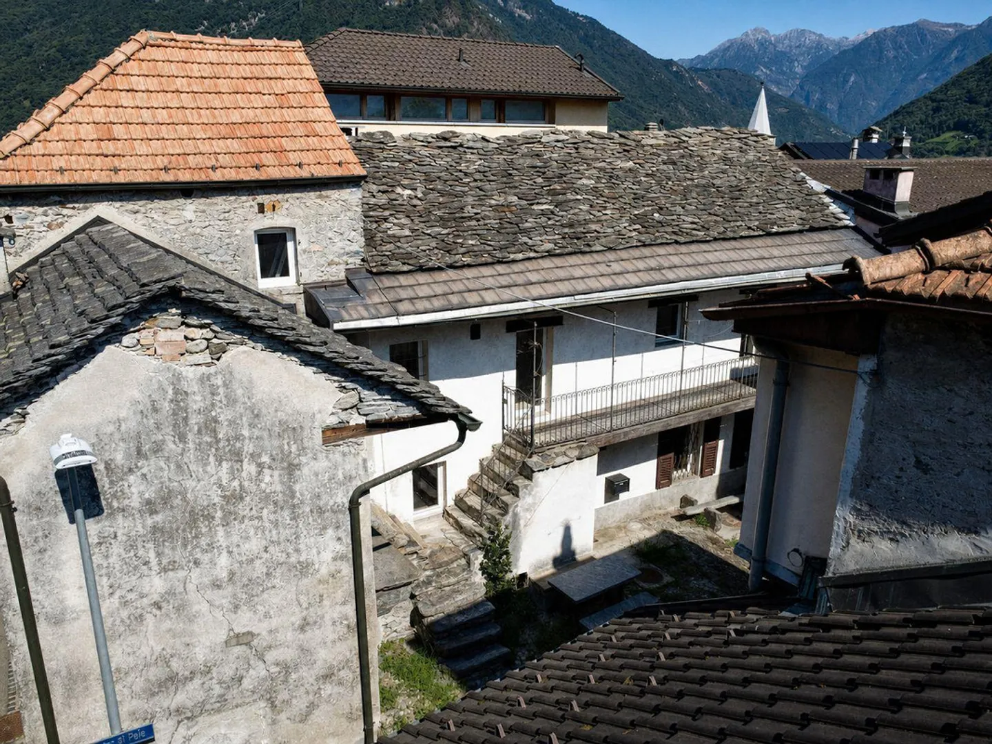 Résidence secondaire possible — Deux maisons rustiques contiguës à Gorduno - Photo 7 sur 18
