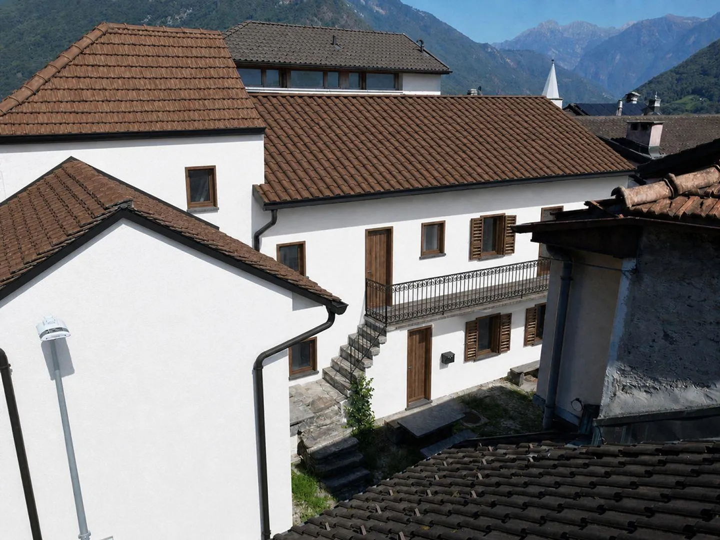 Résidence secondaire possible — Deux maisons rustiques contiguës à Gorduno - Photo 8 sur 18
