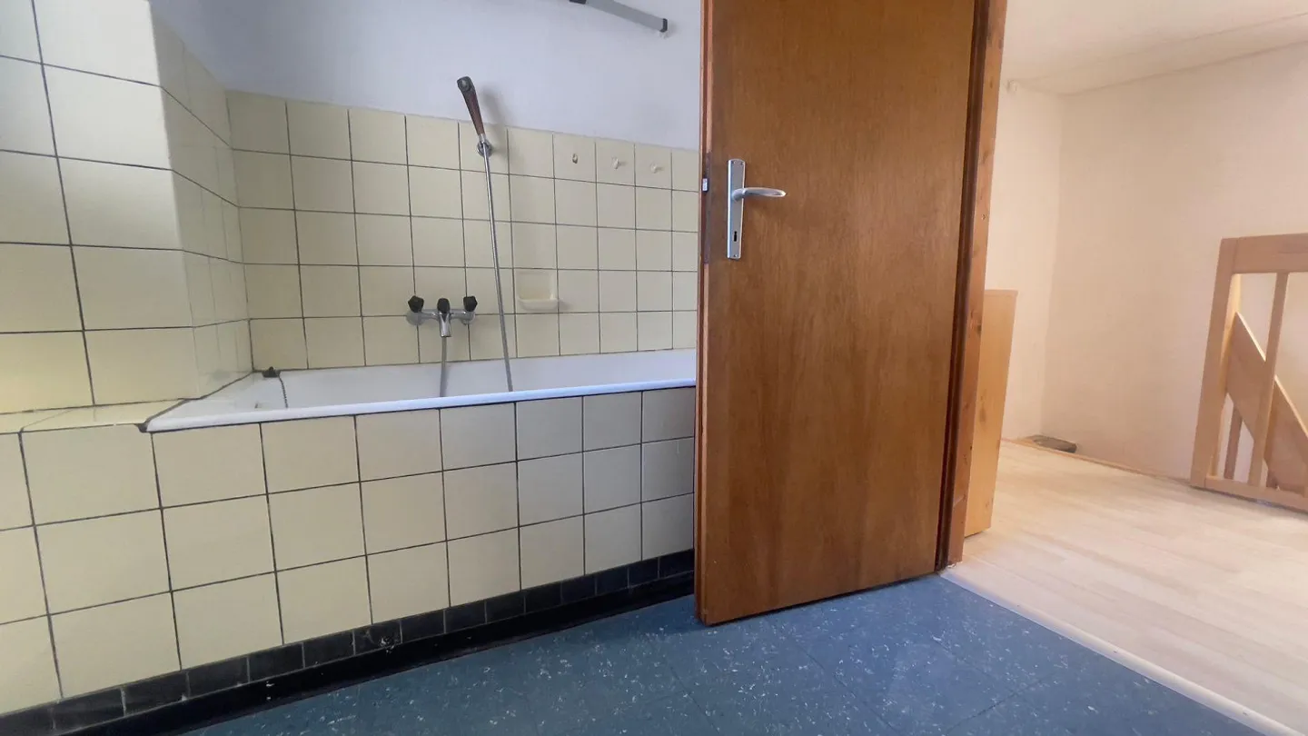 Résidence secondaire possible — Deux maisons rustiques contiguës à Gorduno - Photo 13 sur 18