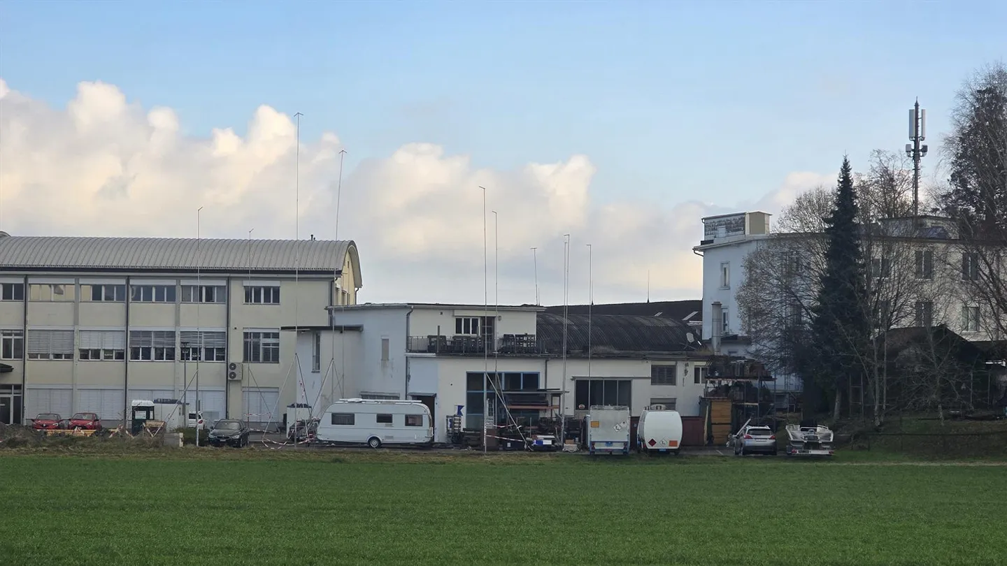 Gewerbebauland mit vermietetem Gewerbebau und bewilligtem Projekt! - Foto 1 von 1