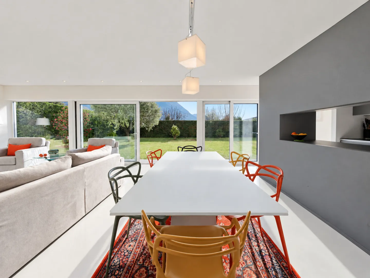 Lugano, Dino: Modern villa with garden, terraces and open view - Photo 4 of 16