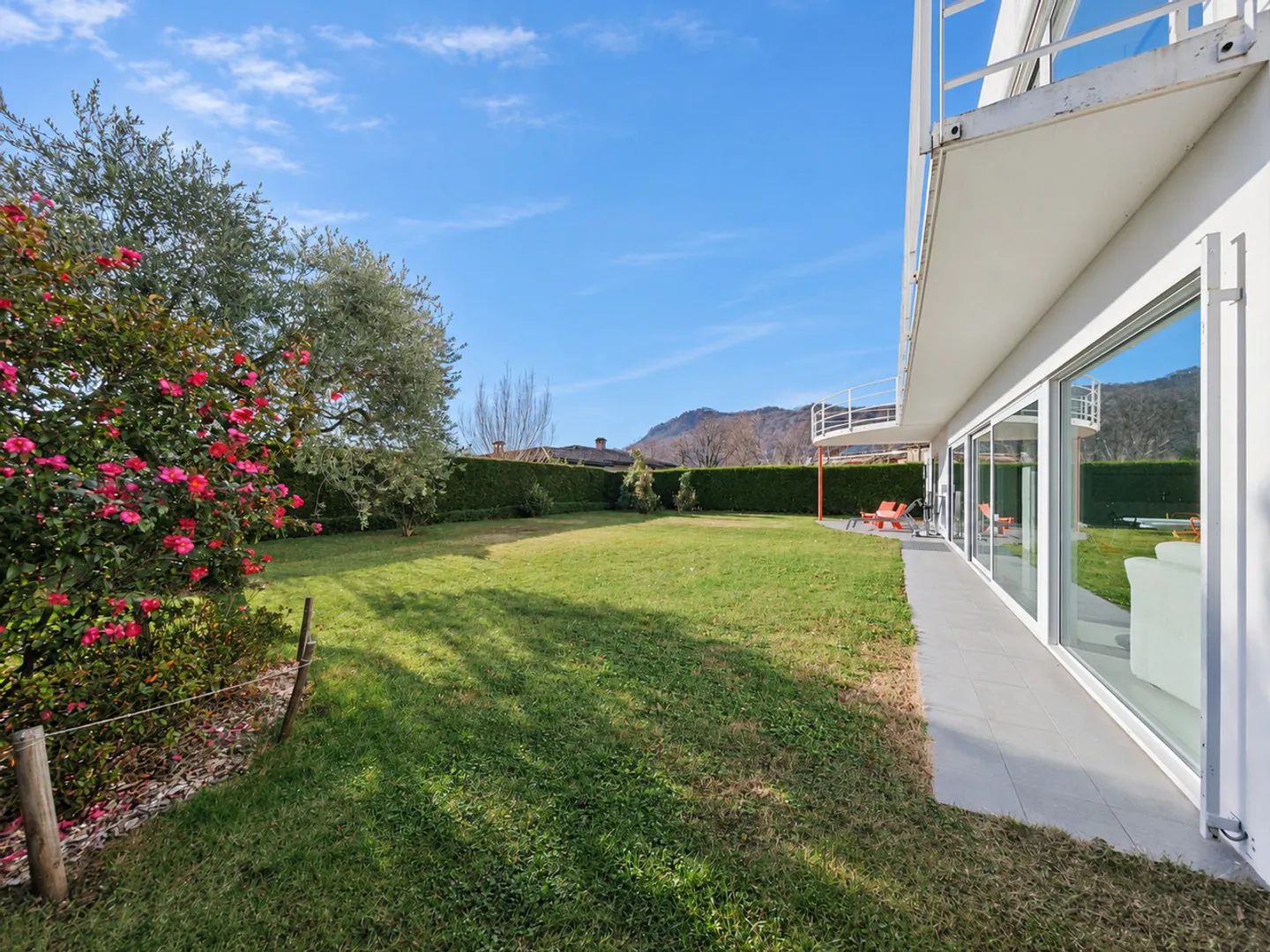 Lugano, Dino: Modern villa with garden, terraces and open view - Photo 6 of 16