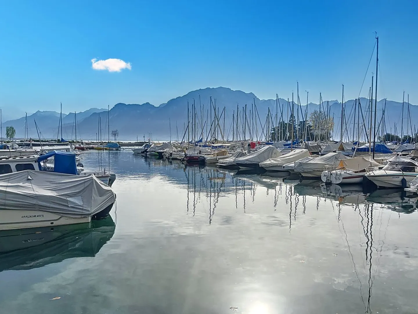 Appartamento con 2 balconi e di fronte al porto di Clarens - Foto 2 di 10