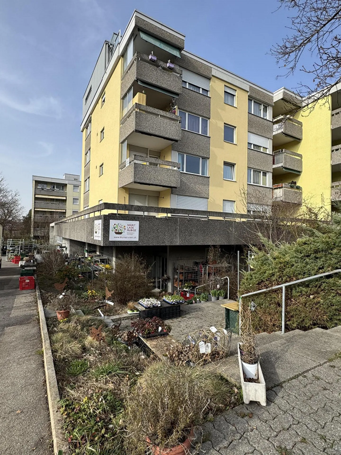 Vielseitige Gewerbefläche in Rubigen - Foto 1 von 3