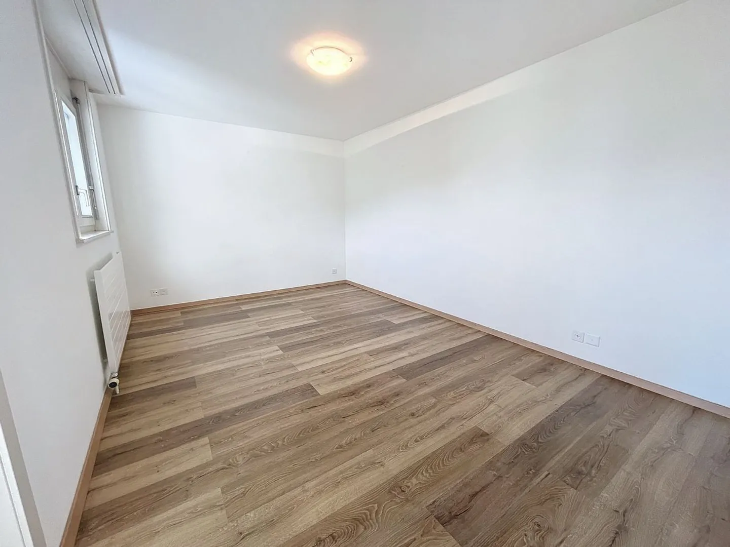 Appartamento con 2 balconi e di fronte al porto di Clarens - Foto 9 di 10