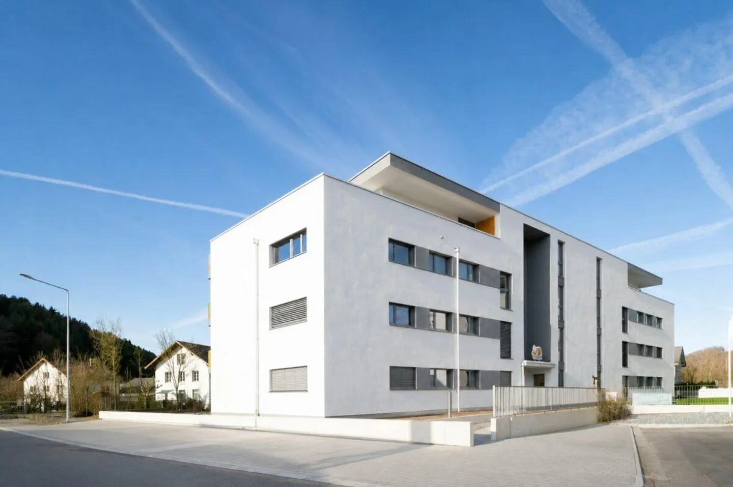 Appartamento attraente di 3½ stanze al piano terra - Foto 1 di 8