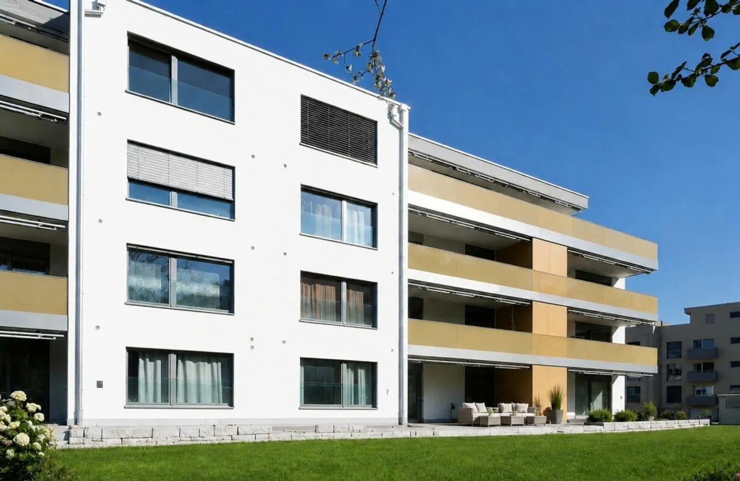 Appartamento attraente di 3½ stanze al piano terra - Foto 2 di 8