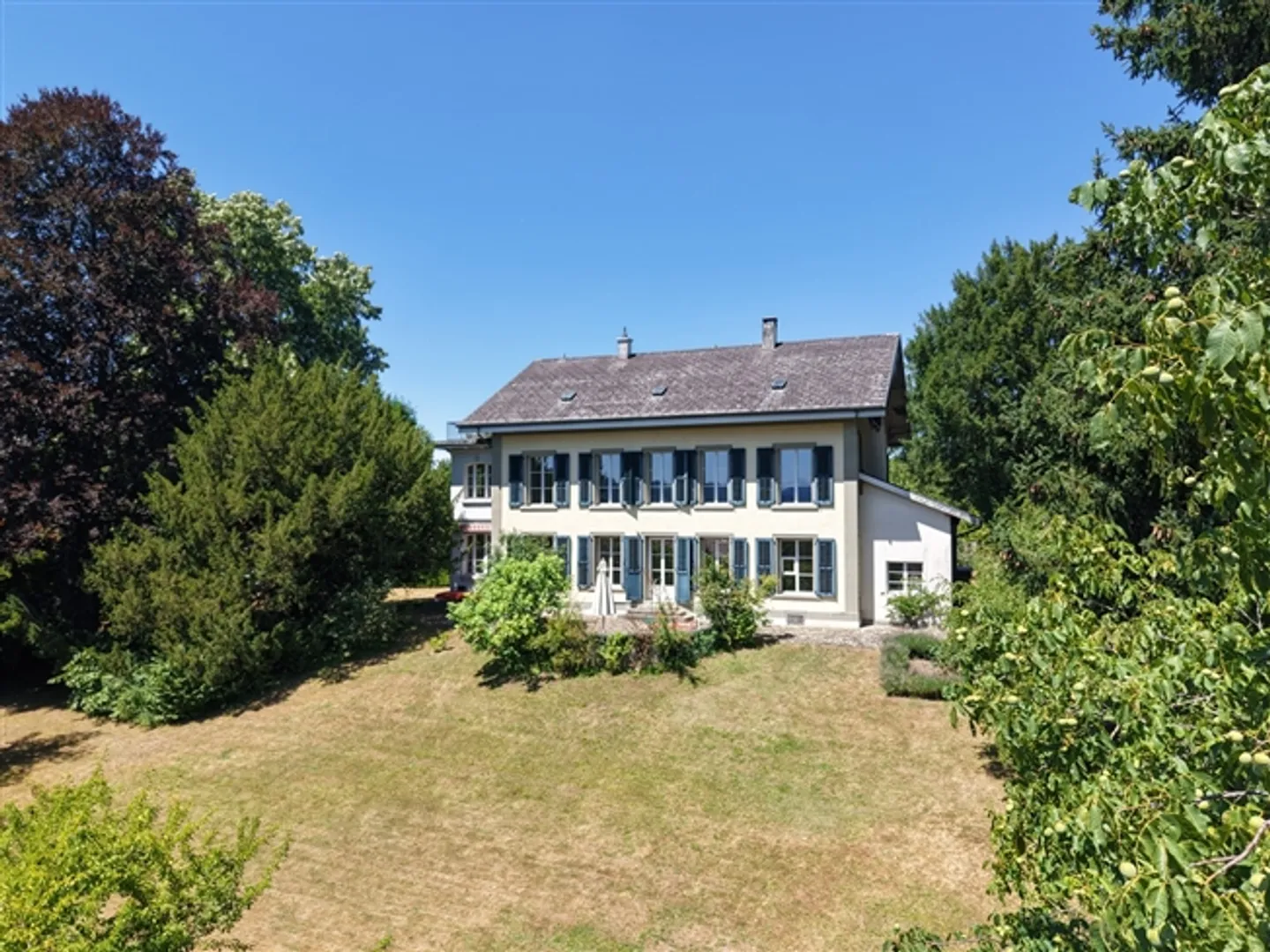 «"Historische Baukunst an allerbester Lage mit traumhafter Aussicht ins Emmental und auf die Alpen"» - Foto 2 von 16