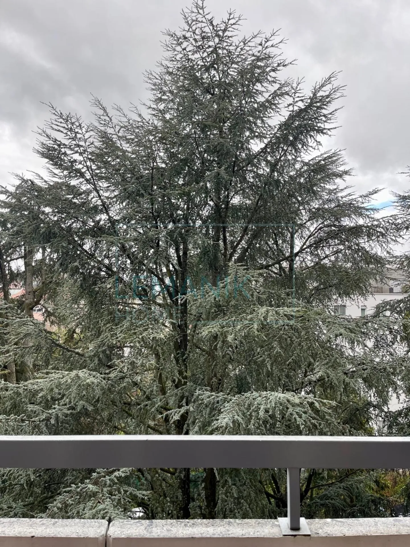 Exsclusivité appartement traversant de 5 pièces avec balcons au coeur de la vill - Photo 1 sur 1