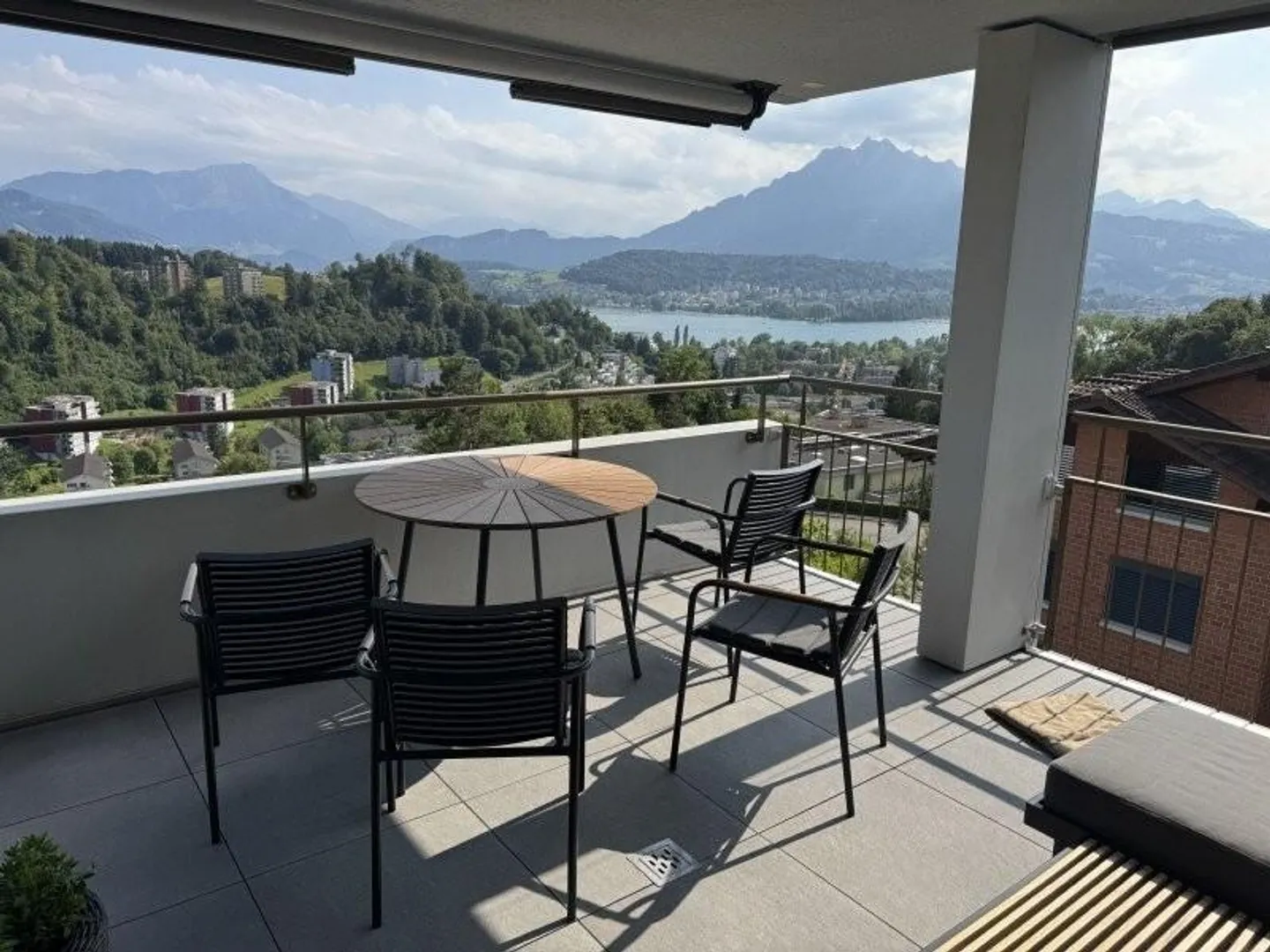 Piacere di vivere al massimo livello – appartamento di 4,5 stanze con fantastico... - Foto 1 di 7