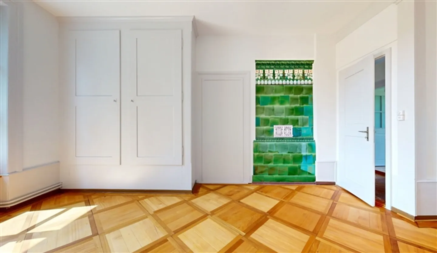 «"Historische Baukunst an allerbester Lage mit traumhafter Aussicht ins Emmental und auf die Alpen"» - Foto 13 von 16