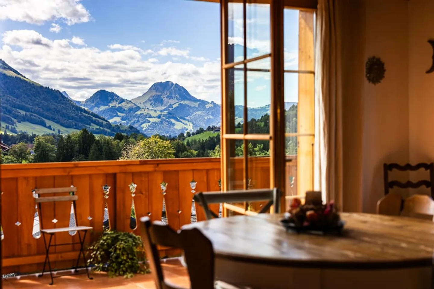 Unübertroffene Lage in Charmey: Ruhe, Panoramablick und Sonne - Foto 5 von 12