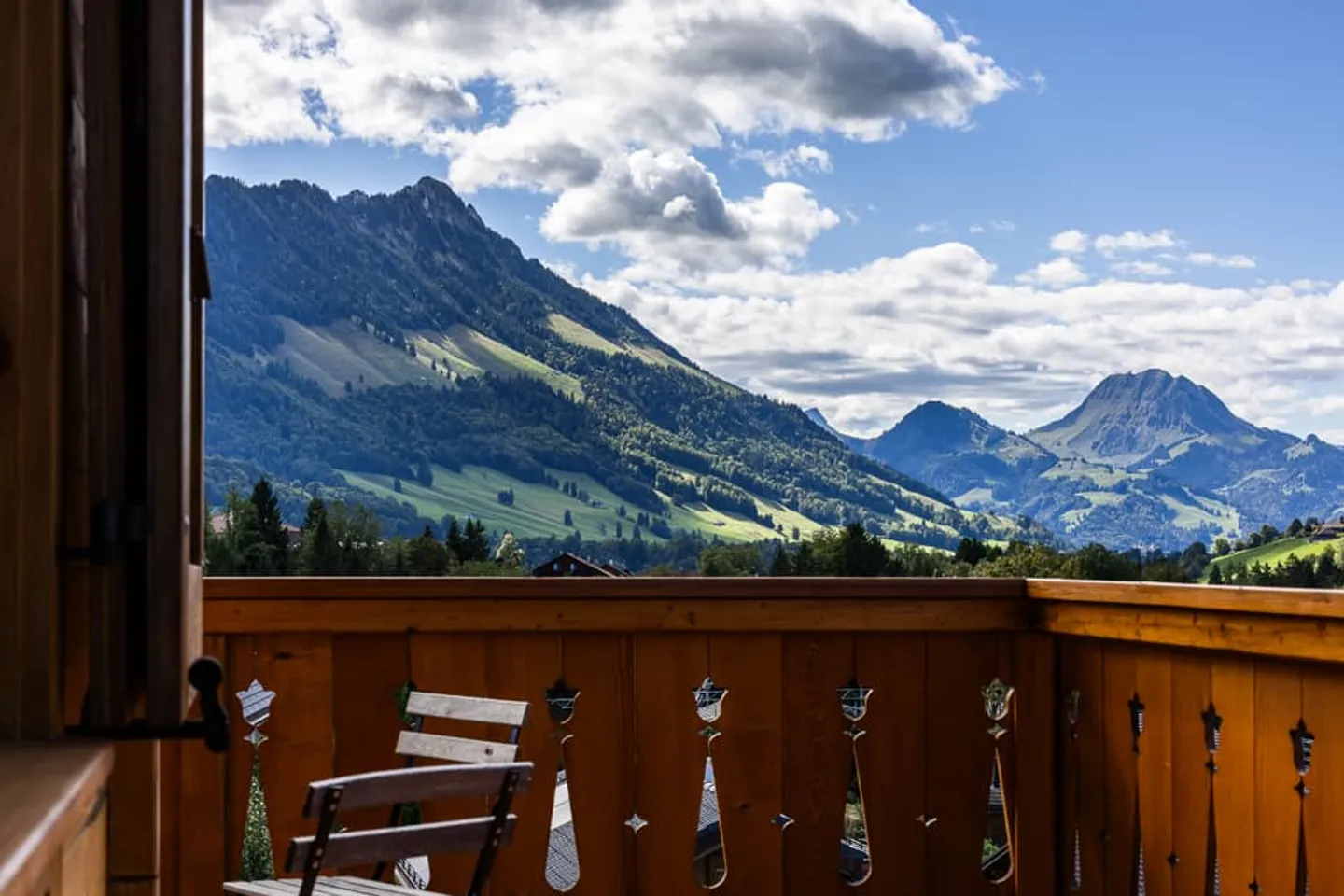 Unübertroffene Lage in Charmey: Ruhe, Panoramablick und Sonne - Foto 11 von 12