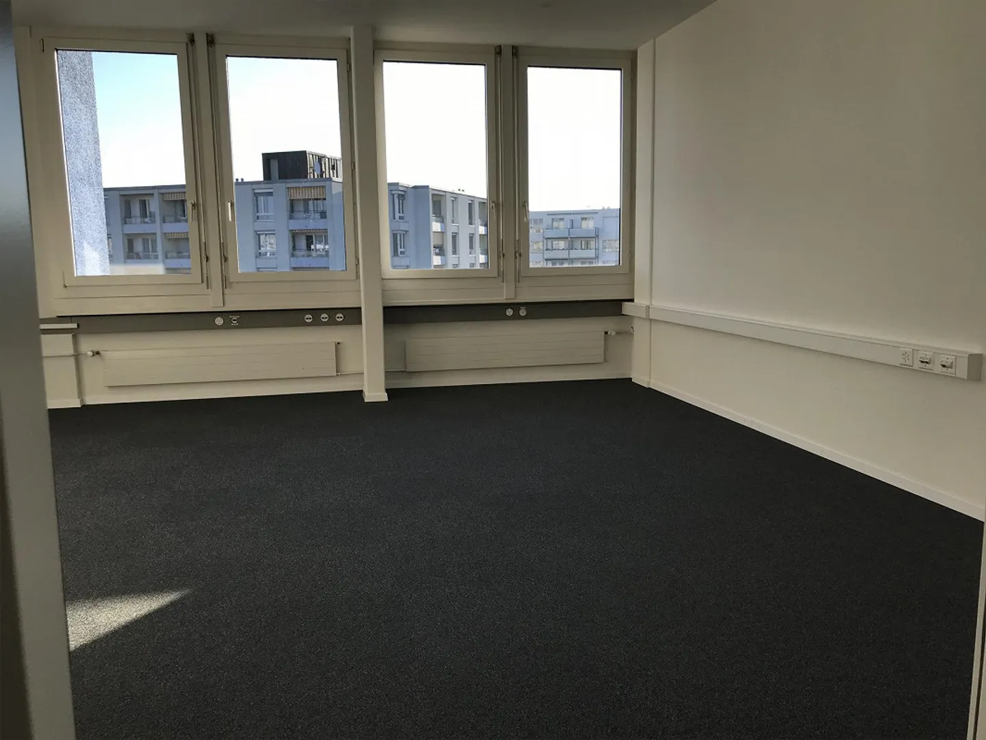 Moderne Büroräume in Dietlikon - Foto 2 von 8