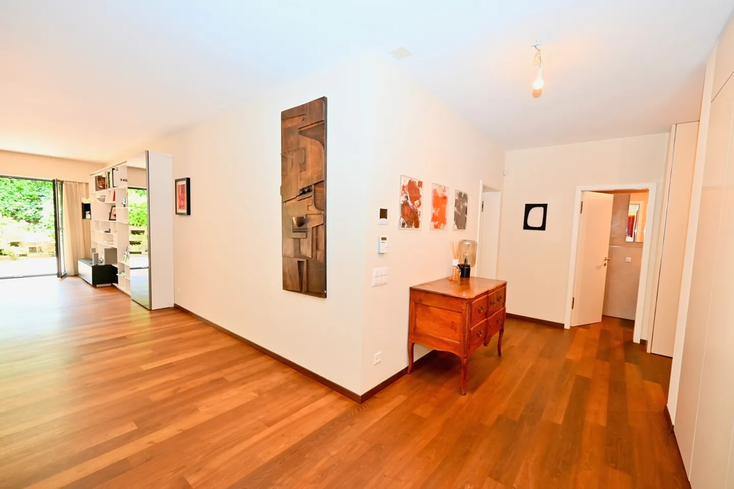 Modern Apartment with Terrace and Breathtaking Lake View - Photo 6 of 18