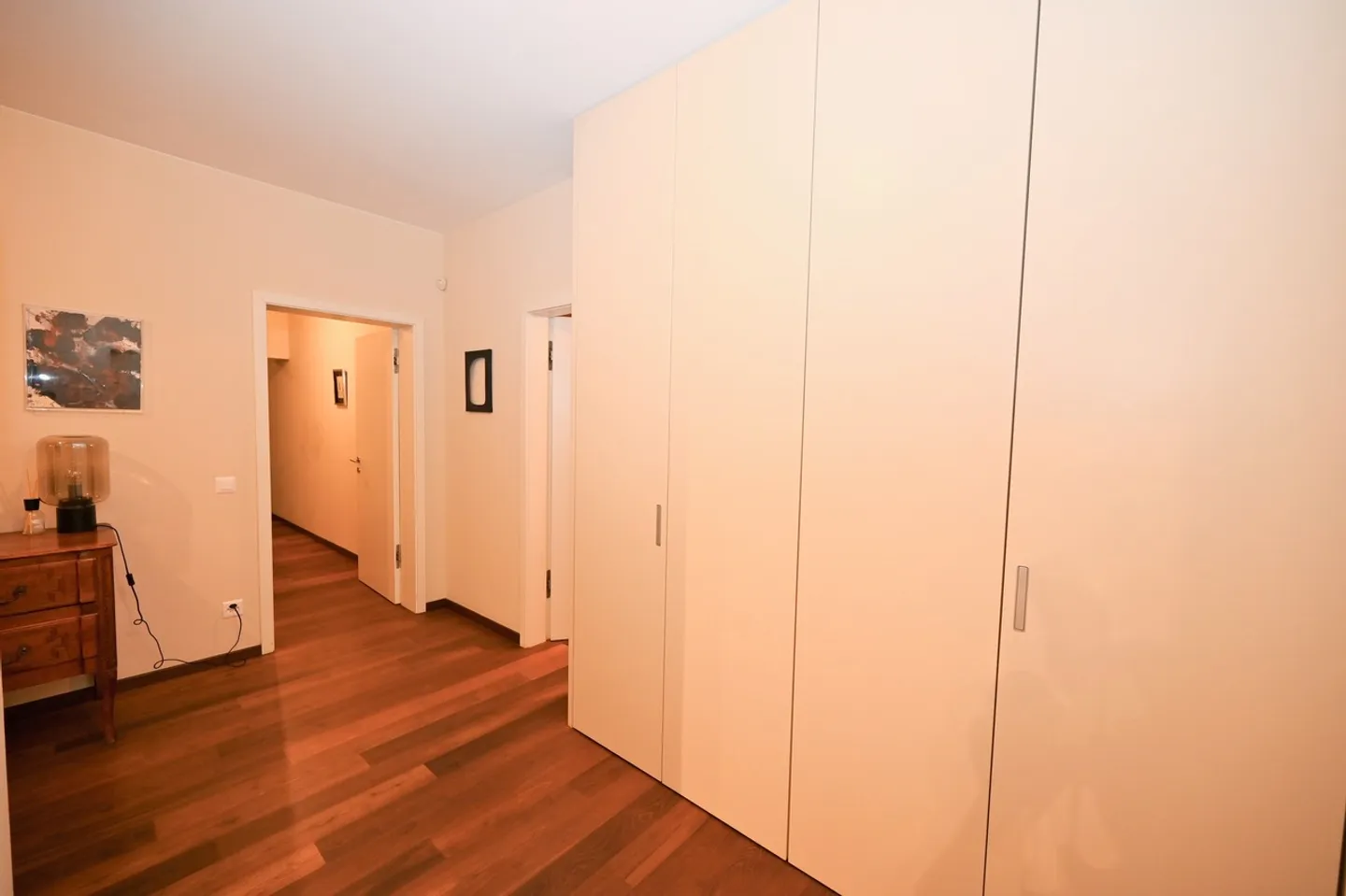 Modern Apartment with Terrace and Breathtaking Lake View - Photo 13 of 18