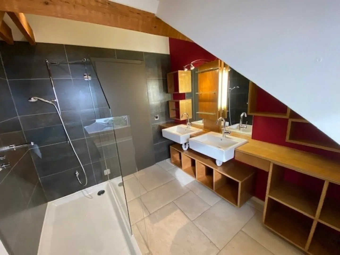 Spacieux duplex de 6.5 pièces à St-Aubin-Sauges - Photo 4 sur 10