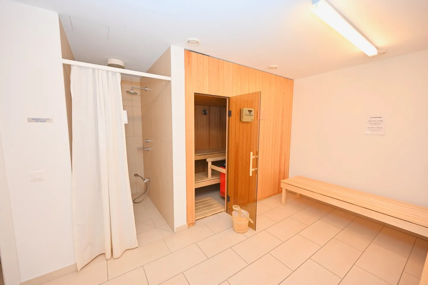 Modern Apartment with Terrace and Breathtaking Lake View - Photo 15 of 18