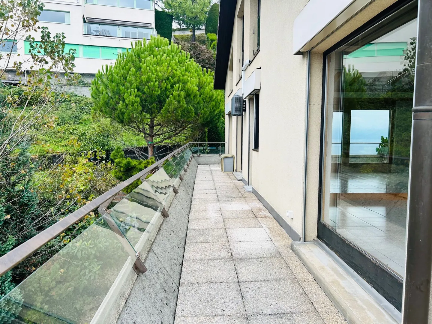 The Conversion - Duplex Apartment with Grand View of the Lake and the Alps, Opposite EVIAN - Photo 7 of 10