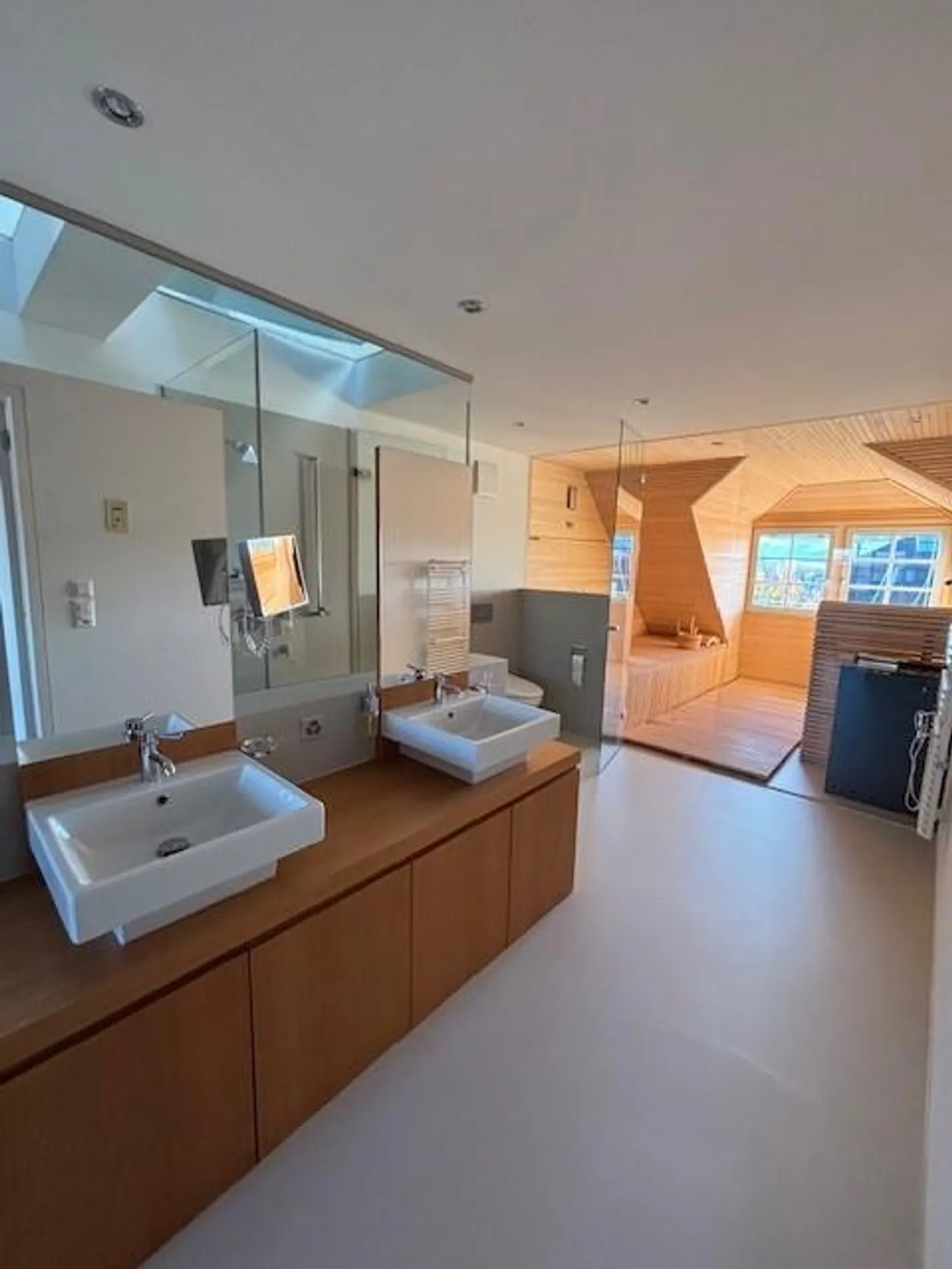 Appartement en duplex luxueux à Breitenrain avec vue sur la vieille ville et les Alpes - Photo 4 sur 17