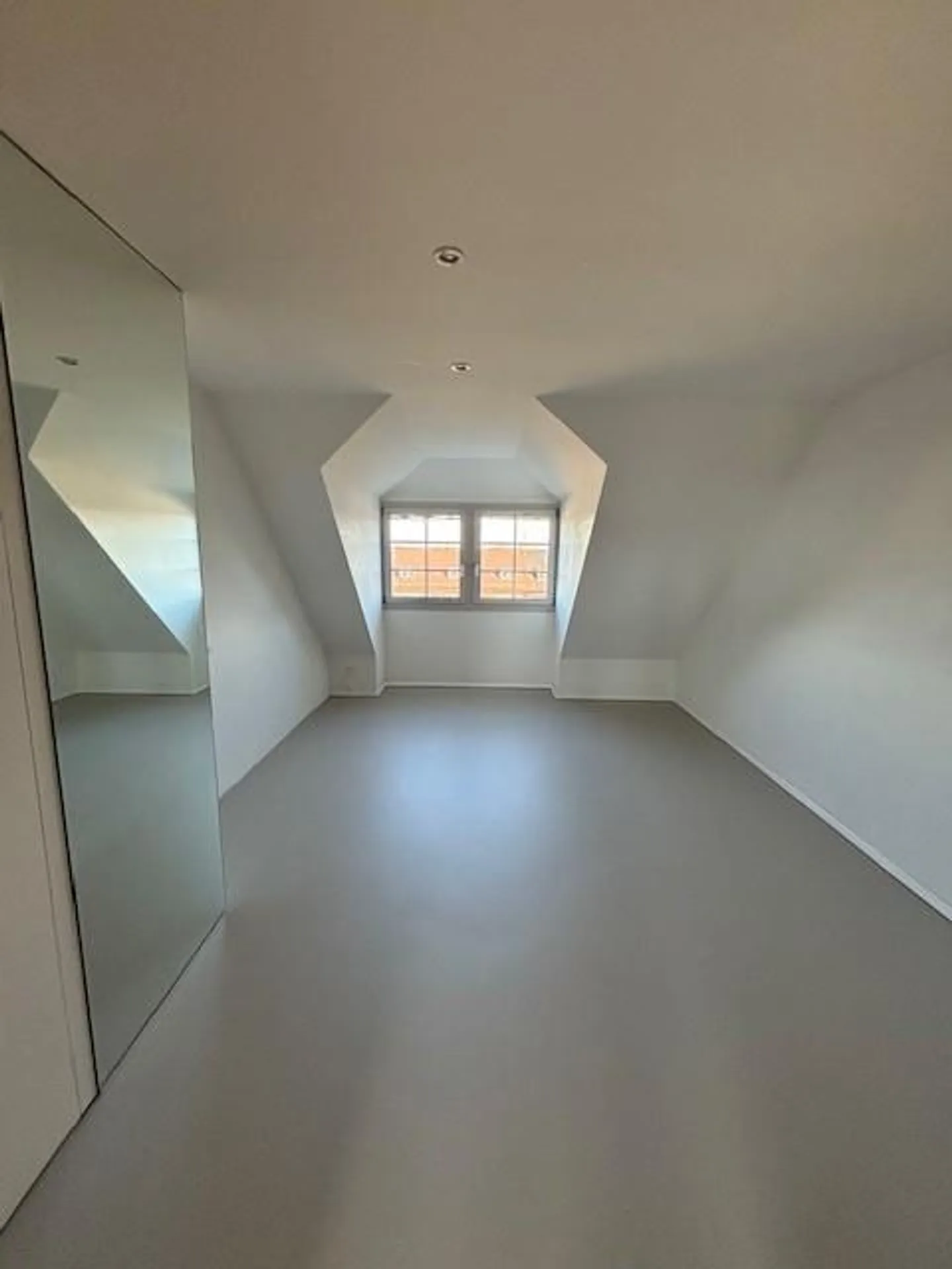 Appartement en duplex luxueux à Breitenrain avec vue sur la vieille ville et les Alpes - Photo 8 sur 17