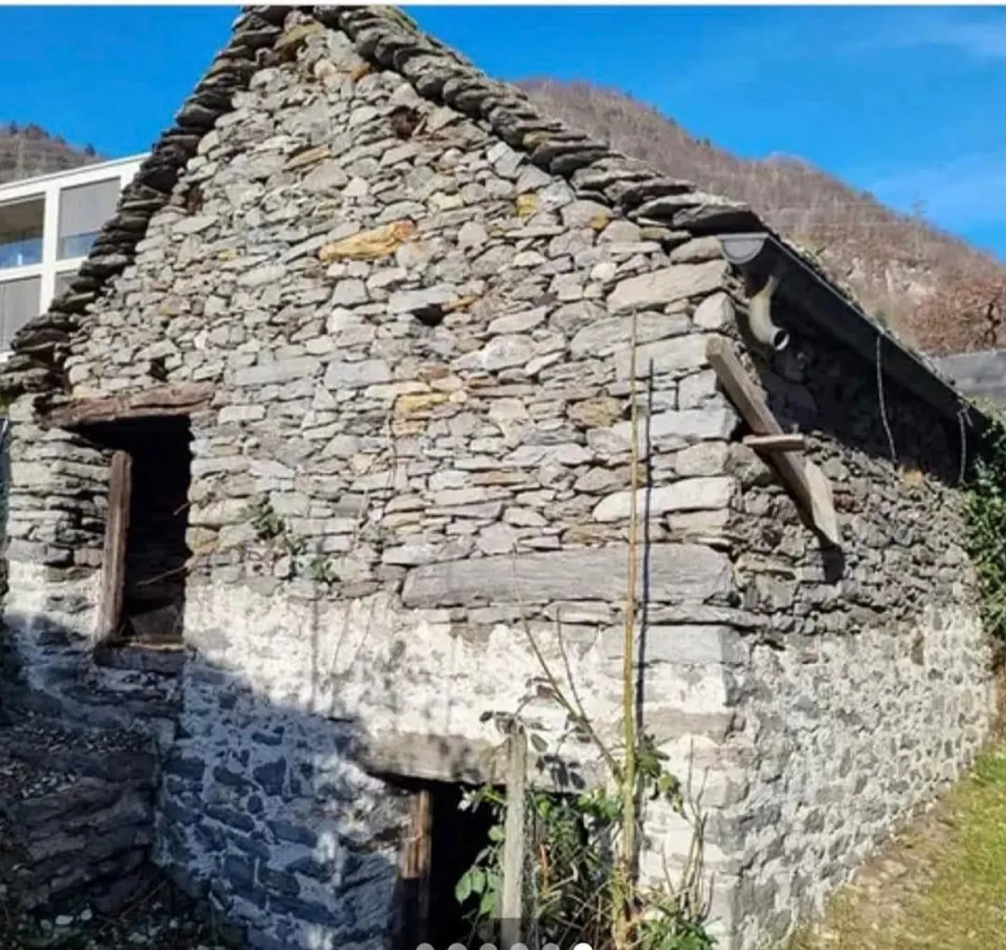 «Rustico nel nucleo di 4 locali da ristrutturare con progetto / 4-Zimmer-Rustico im Dorfkern zum Ausbauen mit Projekt» - Foto 1 di 4