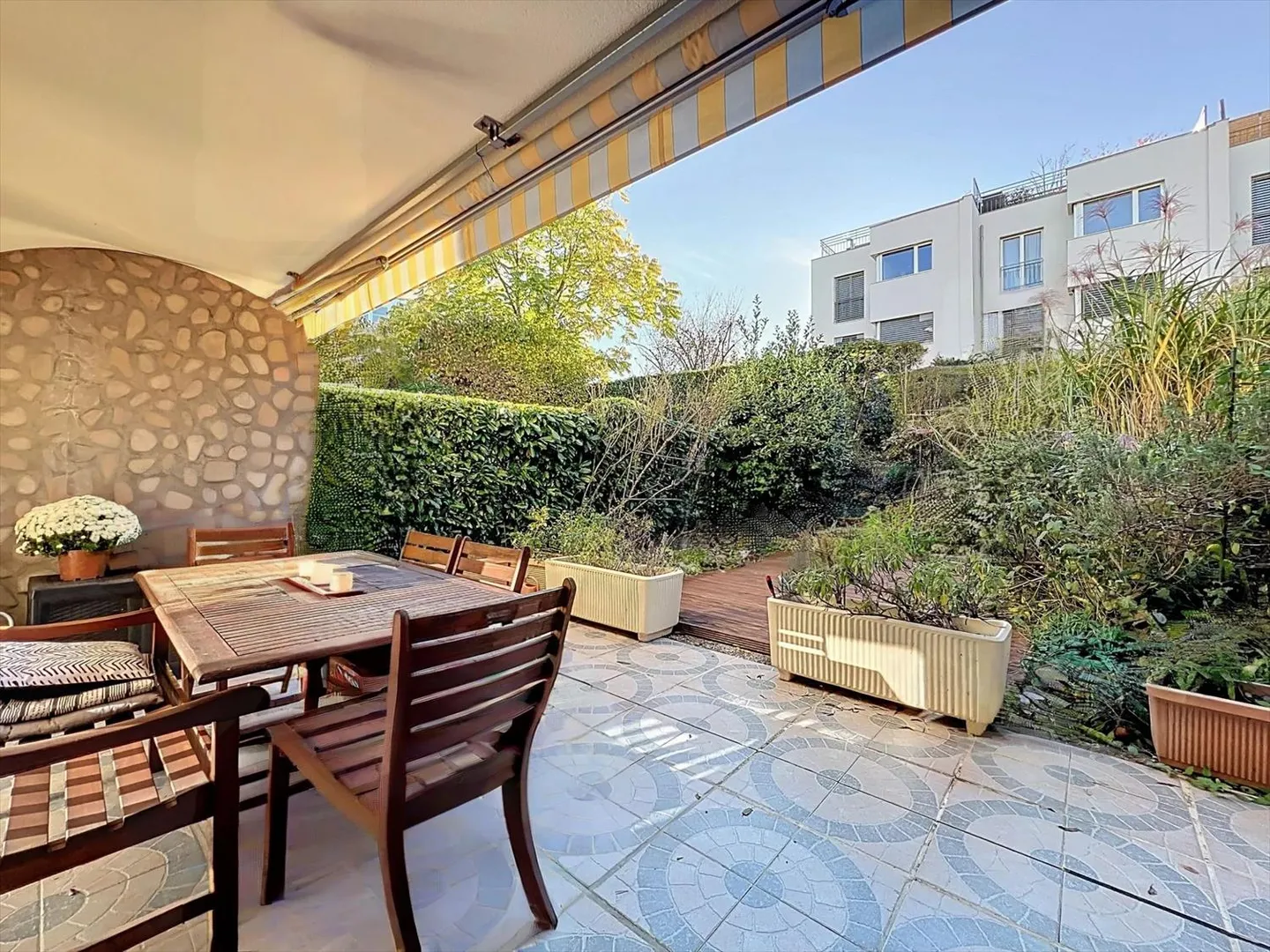 Wunderschöne Duplexwohnung im Gartengeschoss in Confignon - Foto 1 von 13