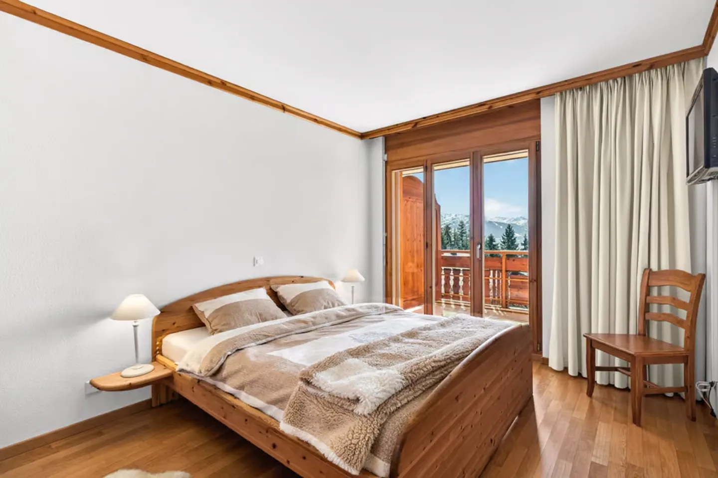 Bright apartment with panoramic views of the Alps and the Rhône Valley - Foto 6 di 13