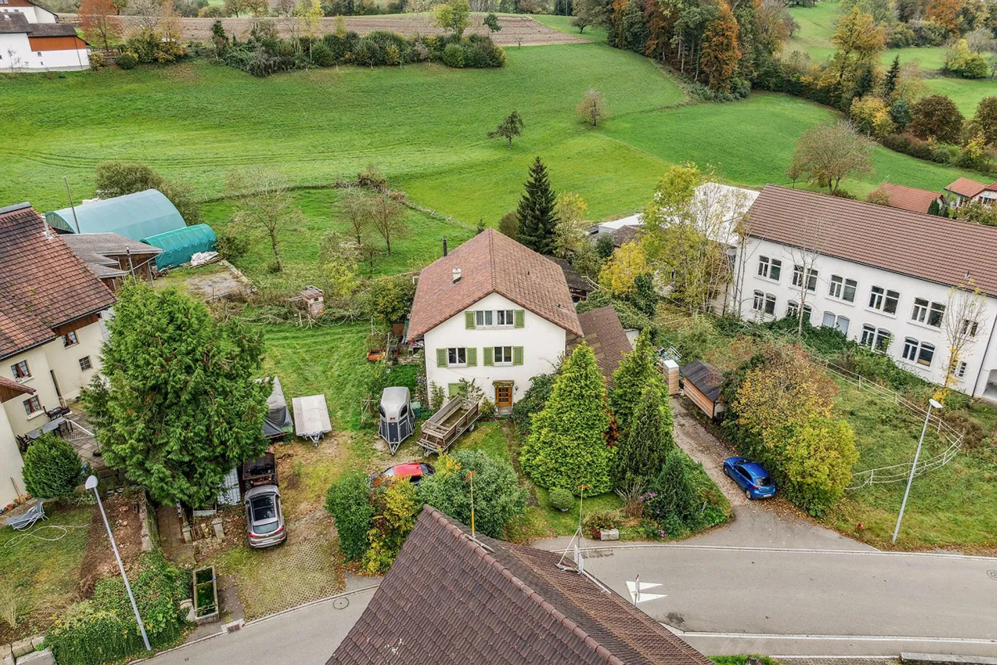 MFH with 2 units with development potential - Photo 2 of 13