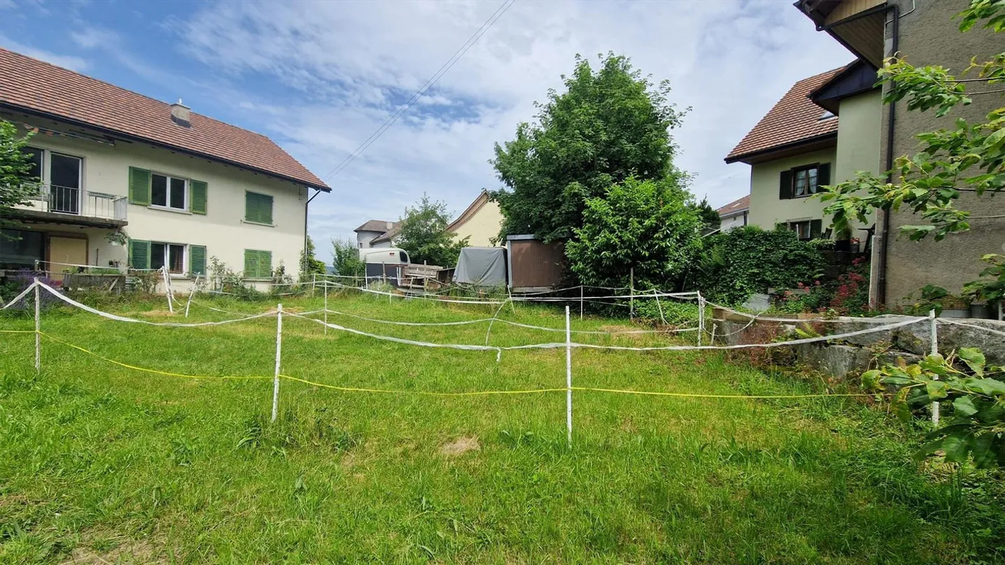 MFH with 2 units with development potential - Photo 8 of 13