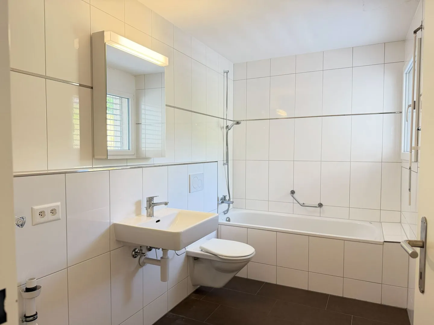 Modernes Apartment mit Balkon - Foto 6 von 10