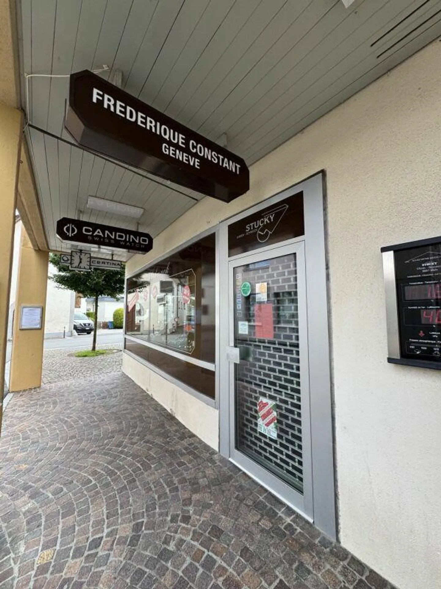 Spazio commerciale centralmente situato - ideale per le tue idee! - Foto 1 di 8