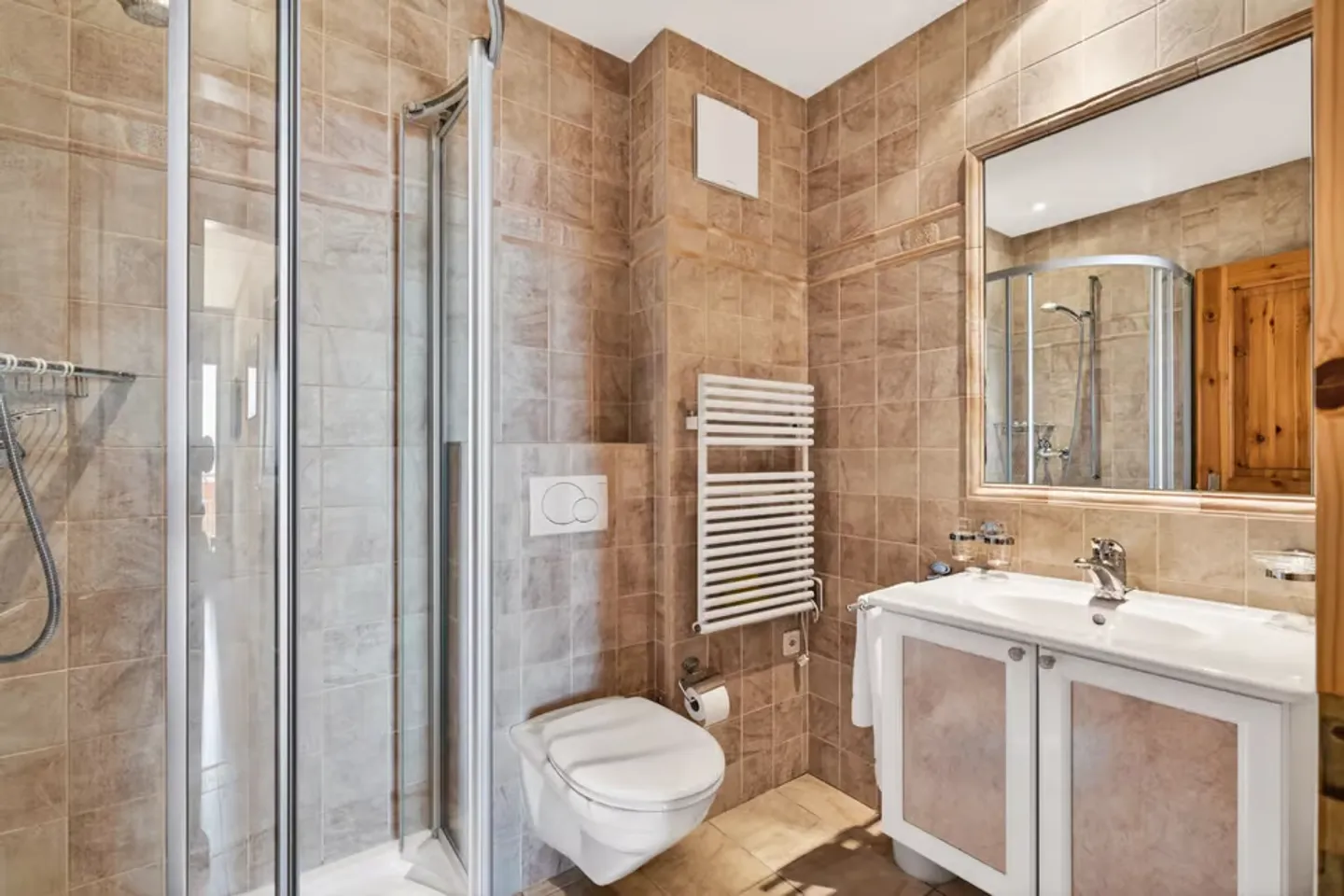 Bright apartment with panoramic views of the Alps and the Rhône Valley - Foto 10 di 13