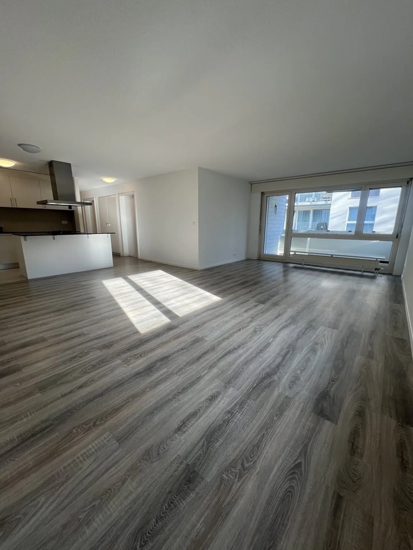 4 Room Apartment - Photo 3 of 6
