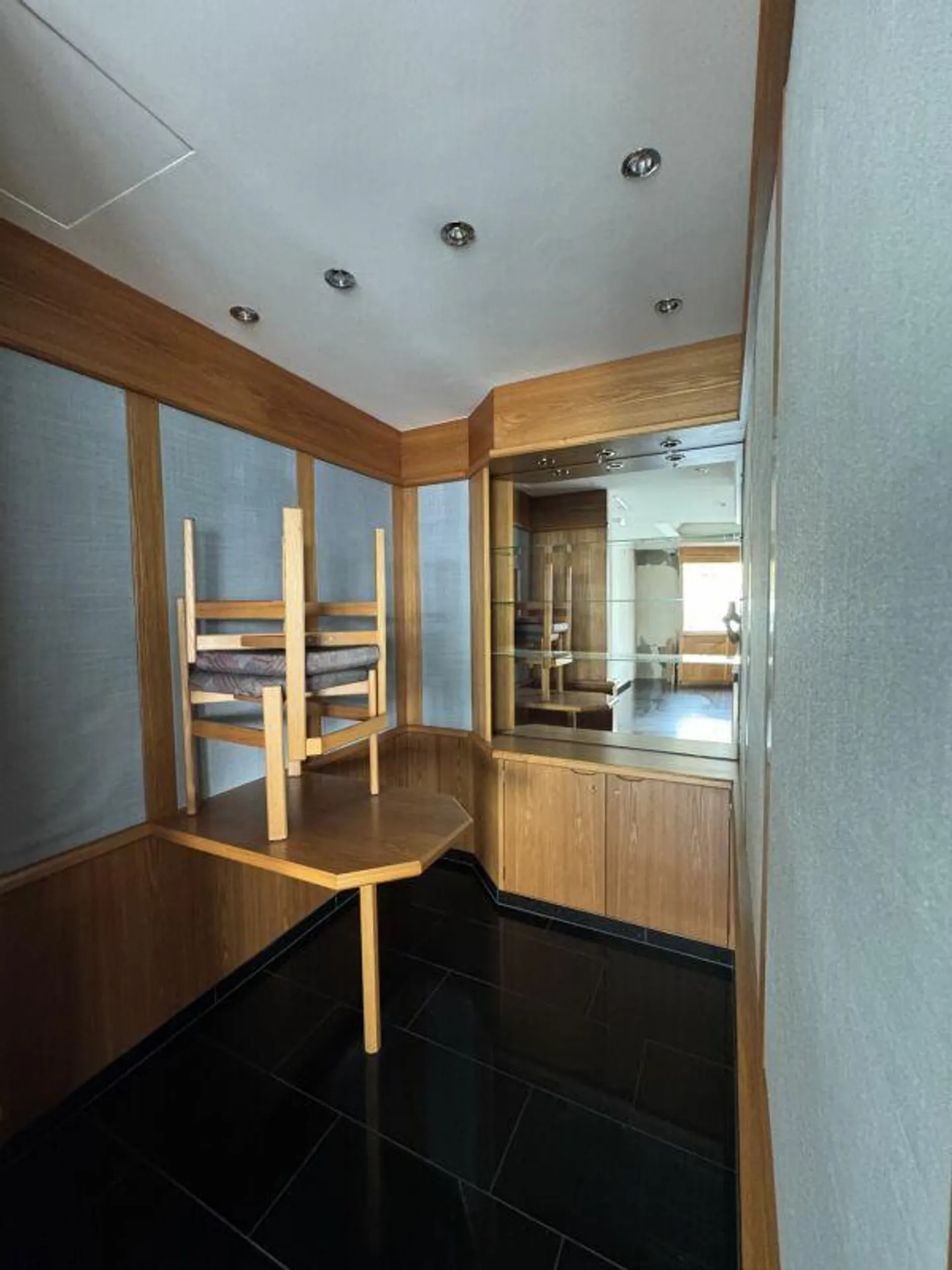 Spazio commerciale centralmente situato - ideale per le tue idee! - Foto 5 di 8