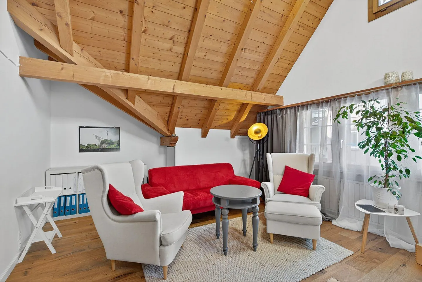 Apartment or House? Space Miracle with Special Advantages - Photo 5 of 10