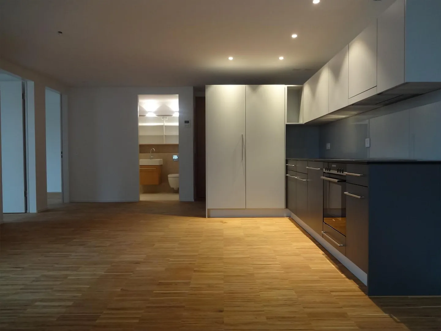 Modernes Apartment in Zürich-Oerlikon - Foto 2 von 9
