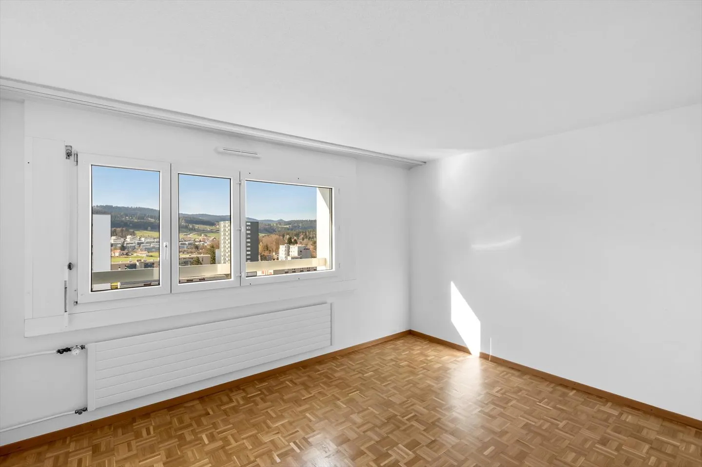 Apartment for rent - Photo 9 of 13
