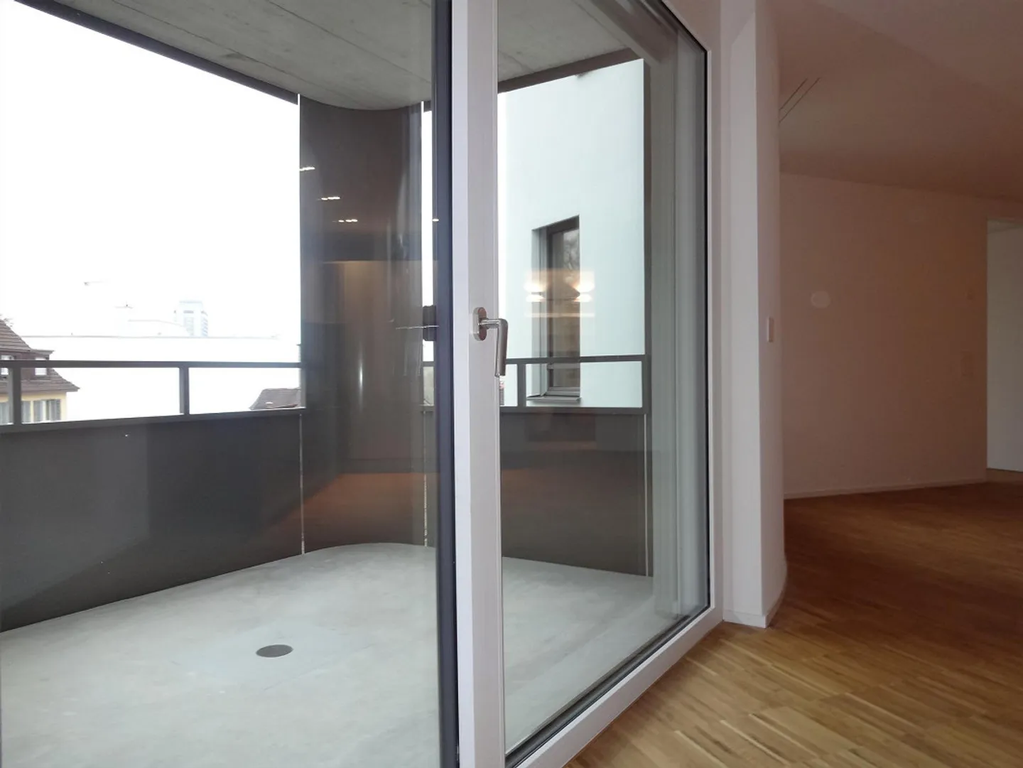 Modernes Apartment in Zürich-Oerlikon - Foto 4 von 9