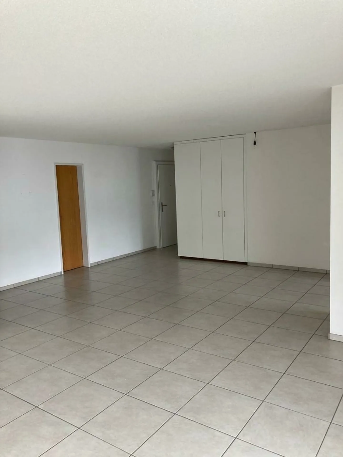 Apartment for rent - Photo 2 of 13