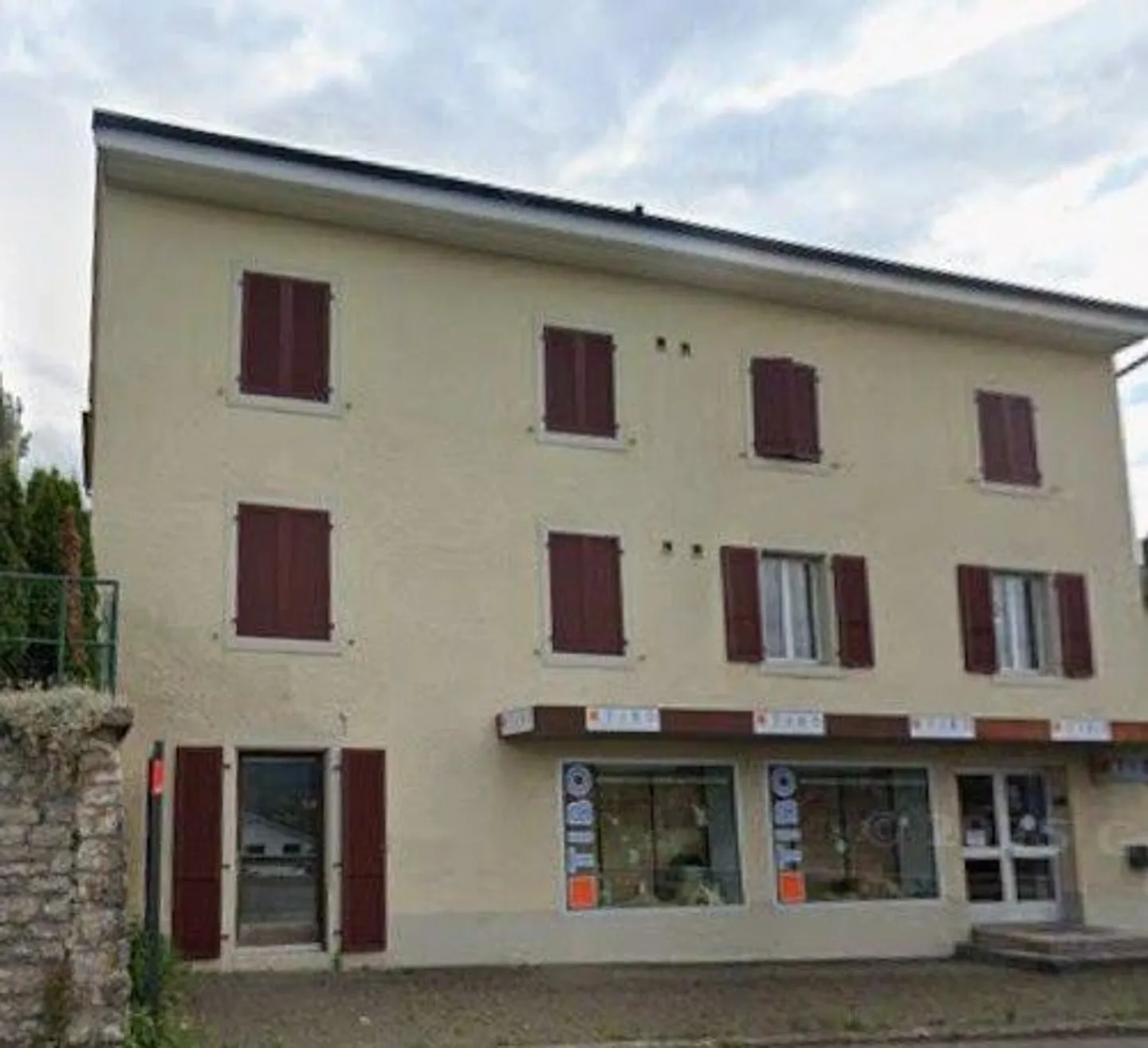 Edificio ad uso misto in affitto - Foto 2 di 13